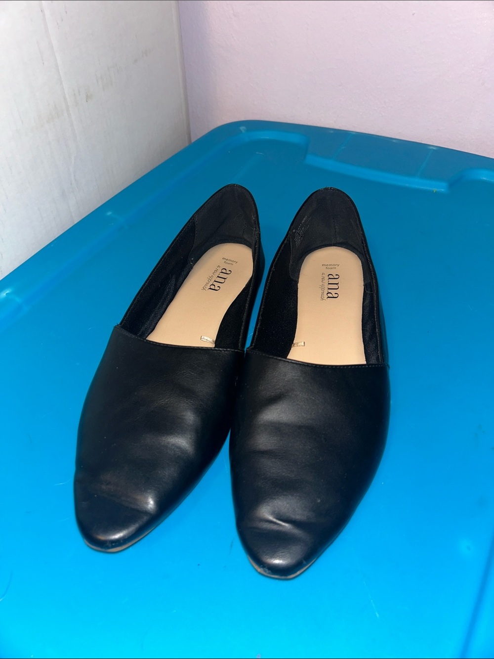 a.n.a Black Pointed-Toe Leather Flats